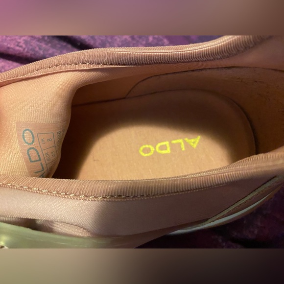 Pink & white sneakers - Picture 4 of 4